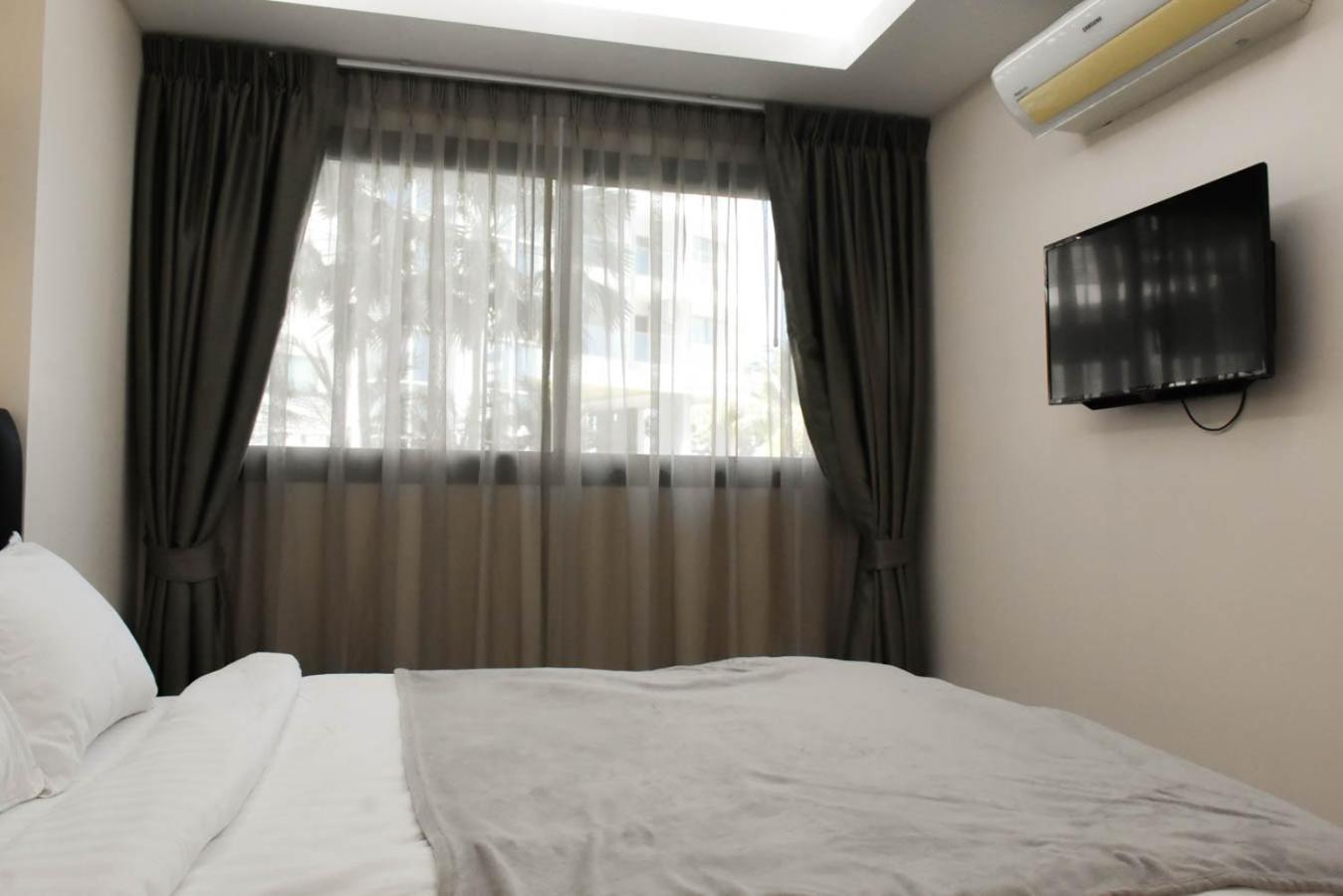 Laguna Beach Resort 1 Condominium Джомтиен Бийч Стая снимка